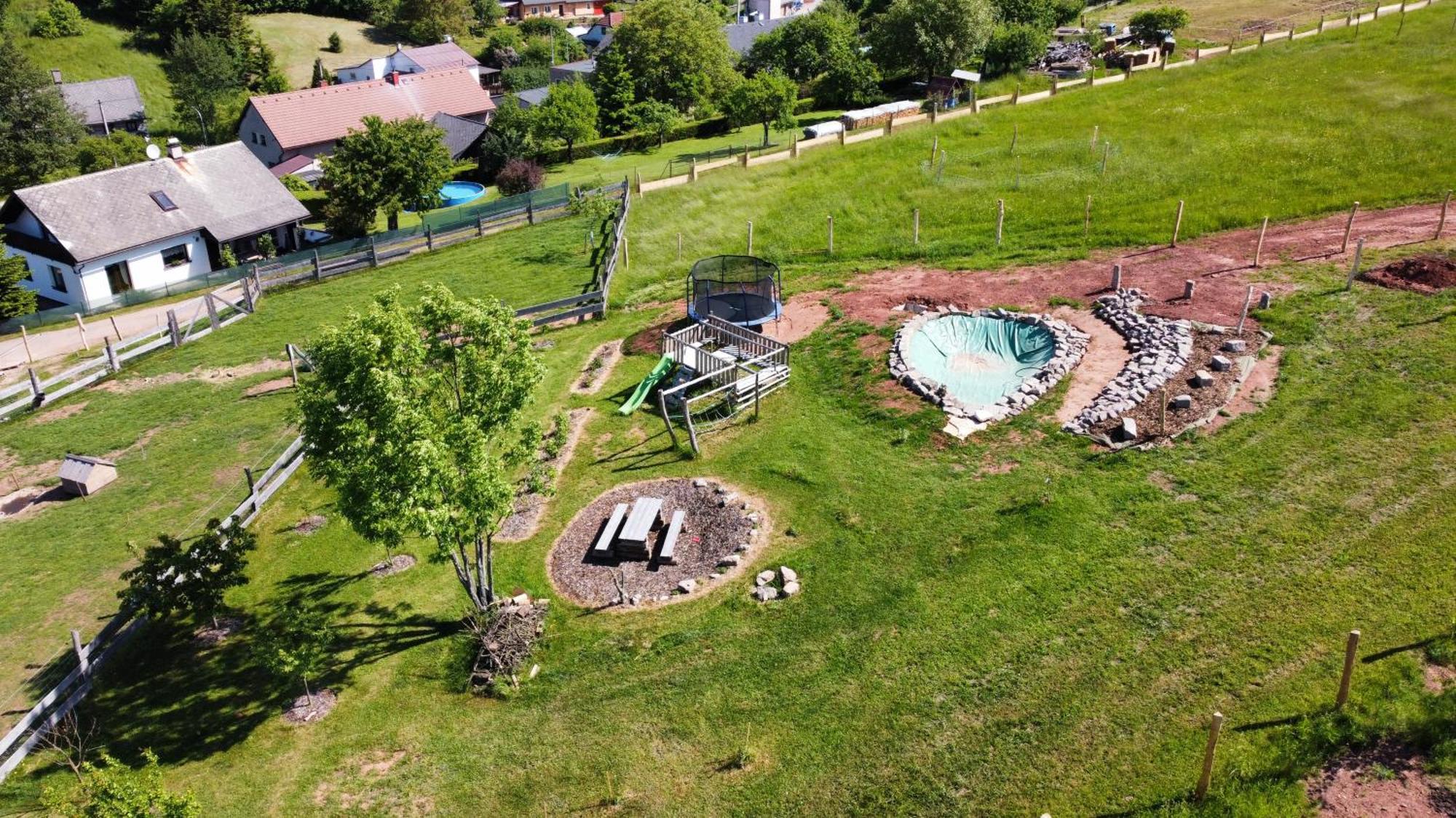 Apartman Na Statku Červený Kostelec Exterior foto