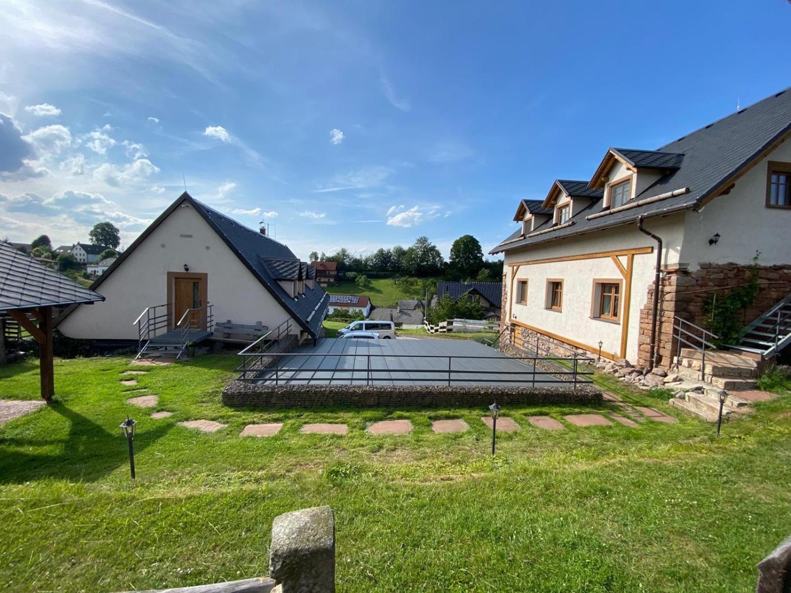 Apartman Na Statku Červený Kostelec Exterior foto