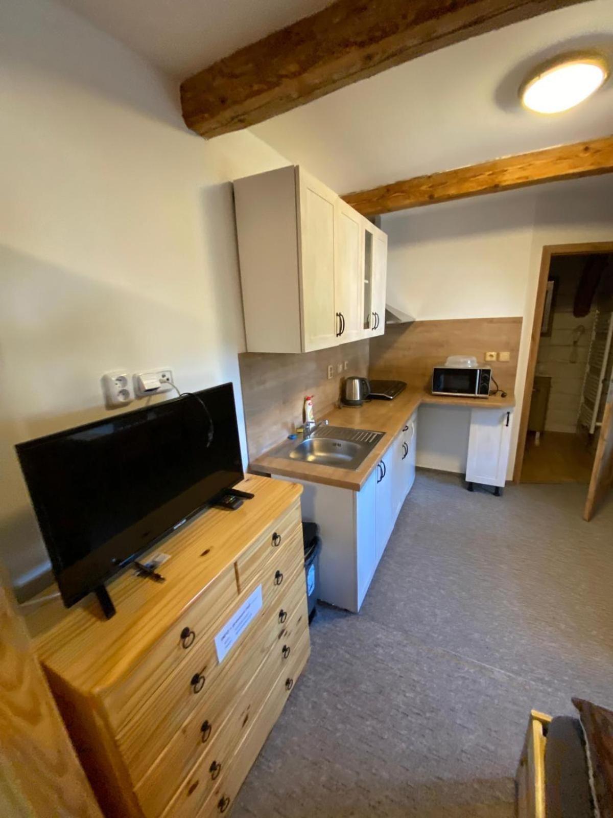 Apartman Na Statku Červený Kostelec Exterior foto
